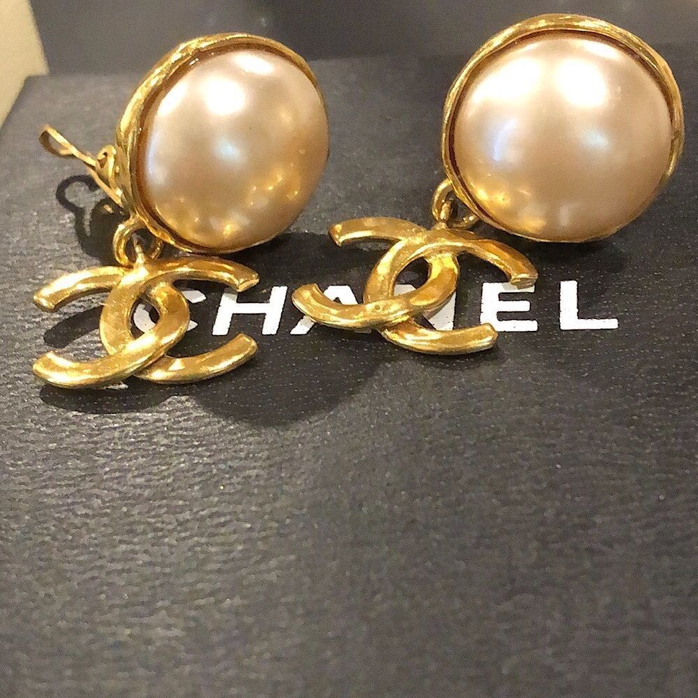 CHANEL COCO Mark Pearl Swing Earrings 95P Engraved w/ Box 24k Gold Plated - Picture 15 of 17